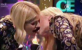 Holly Willoughby and Ferne Cotton tongueing